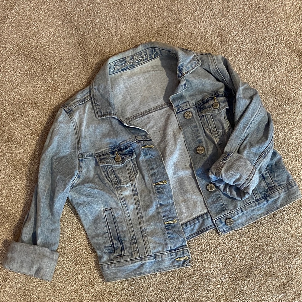 SALE 🌷 AEO Denim Jacket